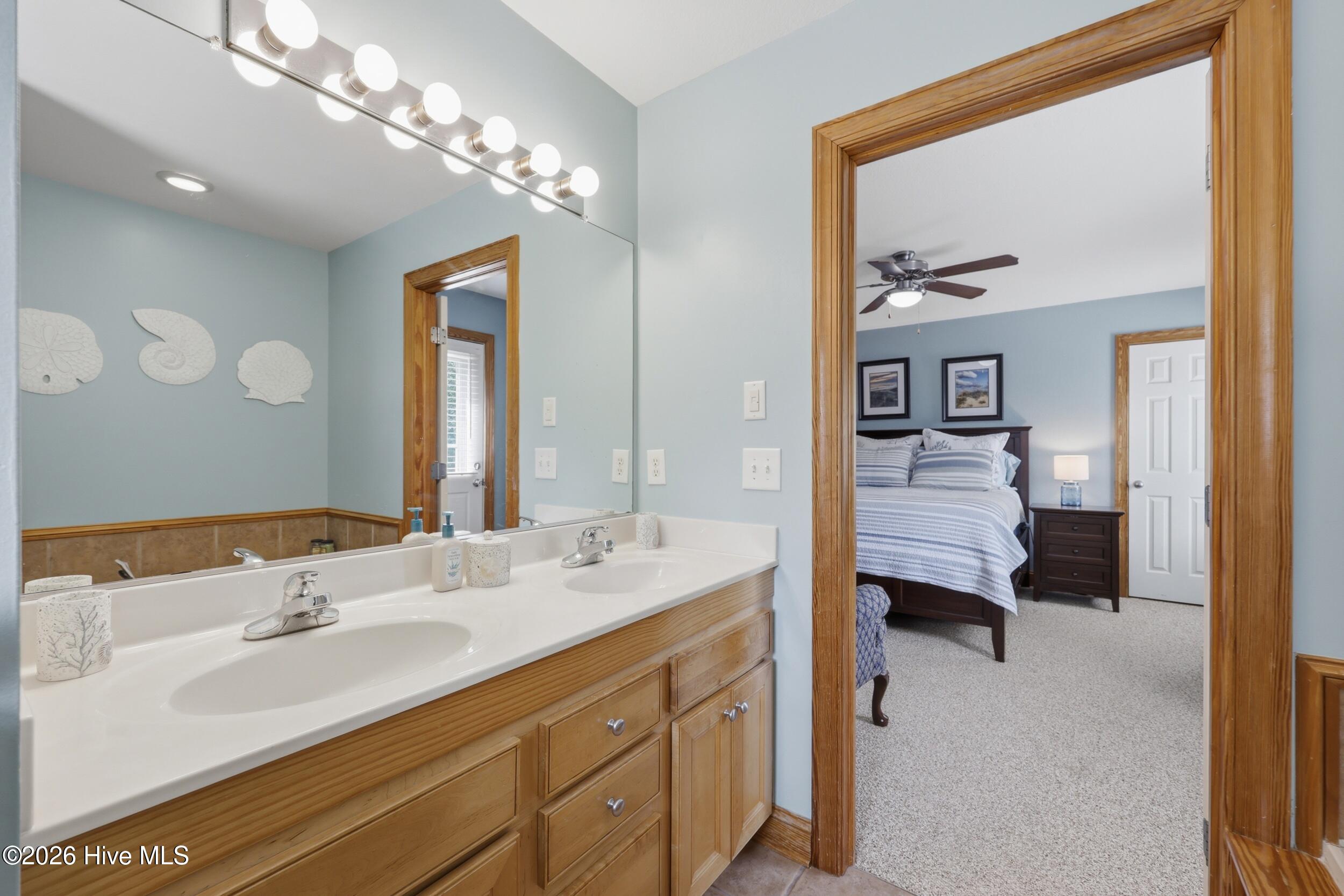 103 Captain Hobbs Court Kitty Hawk, NC 27949 - Photo 24 of 69 Primary Bath