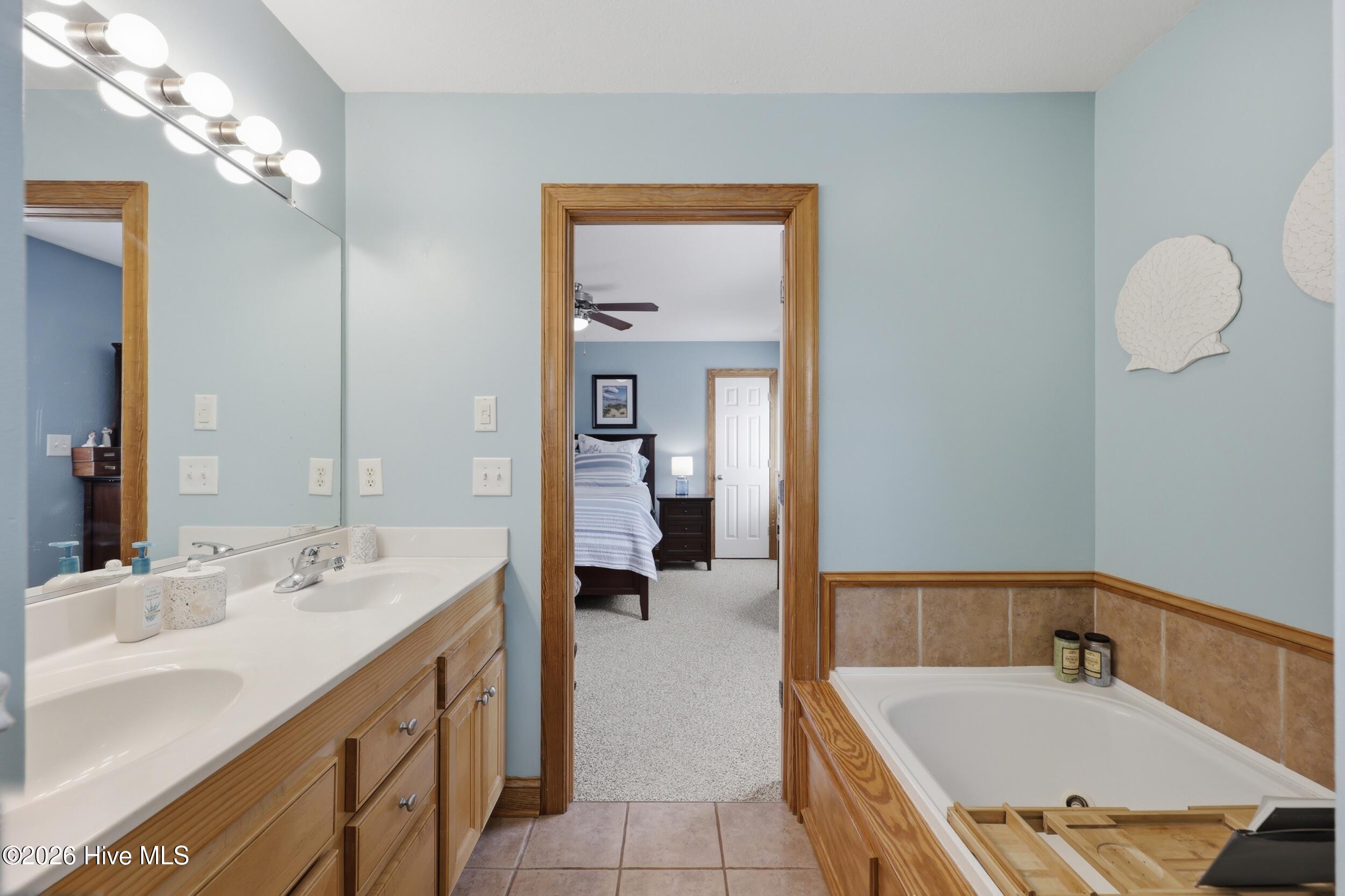 103 Captain Hobbs Court Kitty Hawk, NC 27949 - Photo 25 of 69 Primary Bath