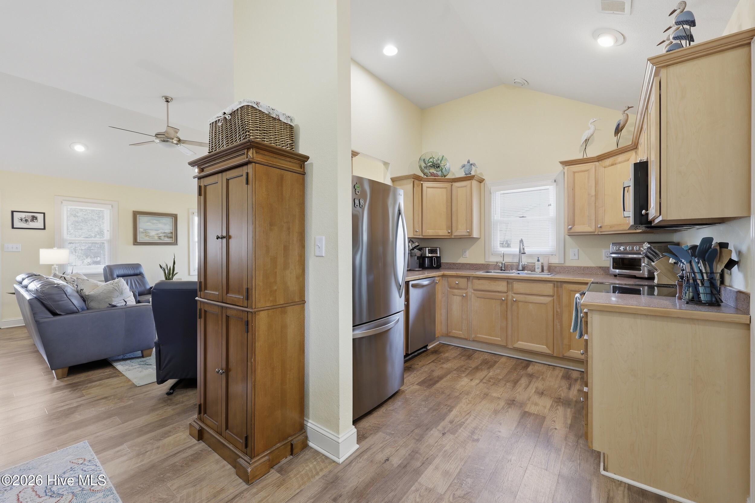 103 Captain Hobbs Court Kitty Hawk, NC 27949 - Photo 3 of 69 Kitchen
