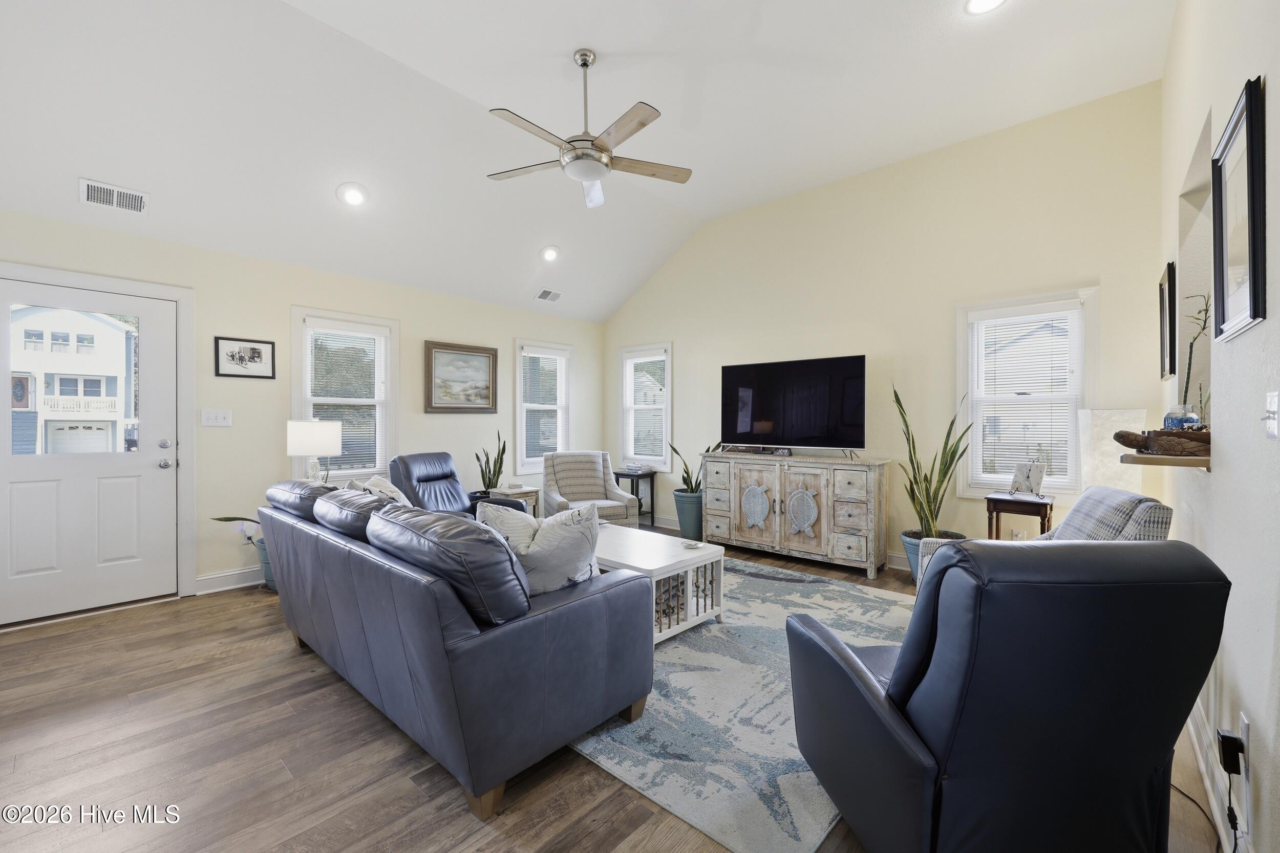 103 Captain Hobbs Court Kitty Hawk, NC 27949 - Photo 8 of 69 Living Room