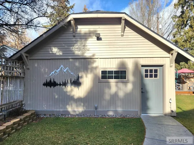 $400,000 | 131 11th Street, Idaho Falls, ID 83404