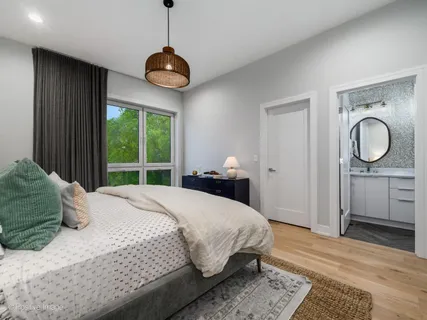 $1,050,000 | 525 North Bishop Street, Unit 5, Chicago, IL 60642