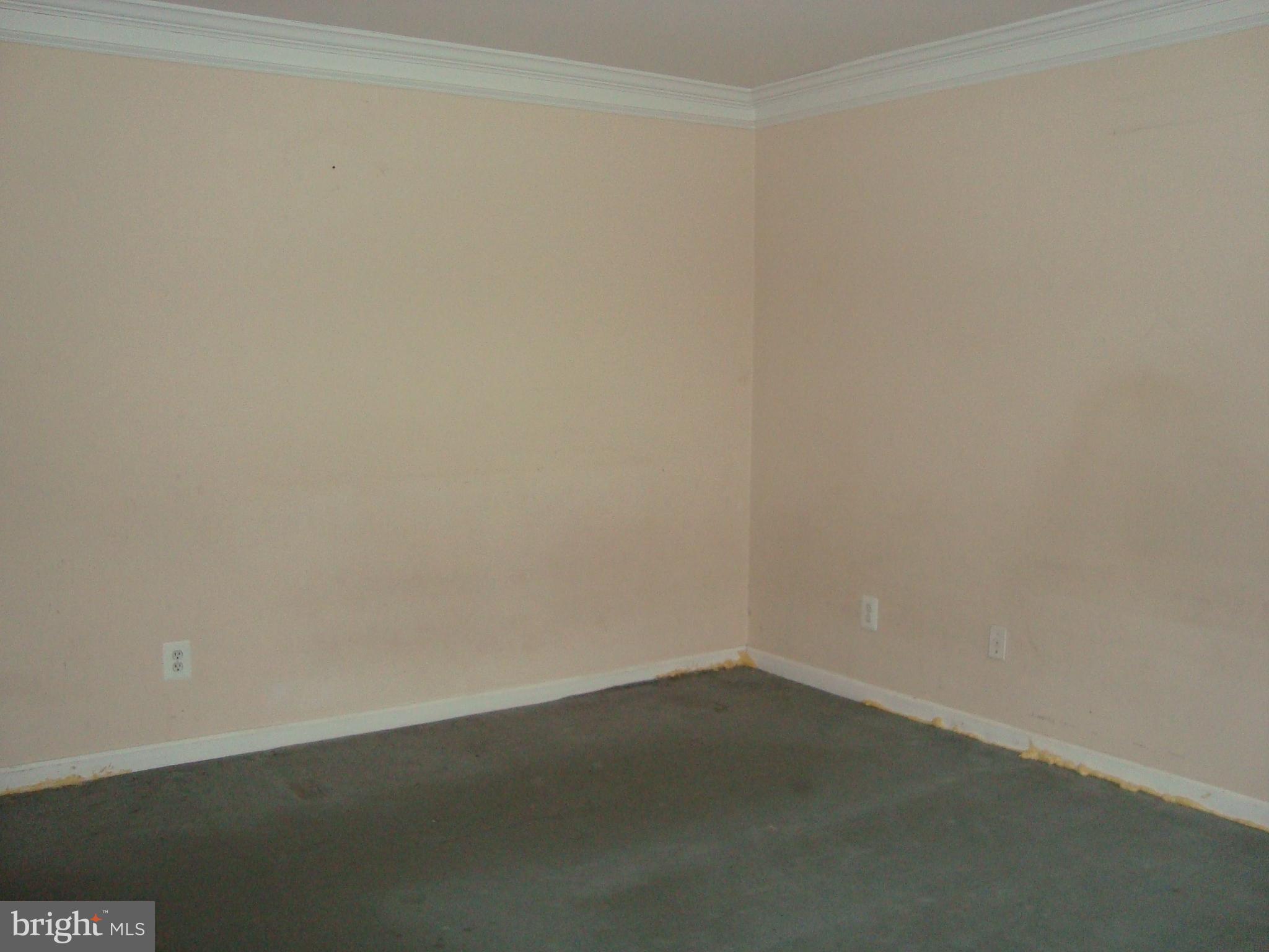 102 Duvall Lane, Unit 6202 Gaithersburg, MD 20877 - Photo 18 of 23 a view of an empty room