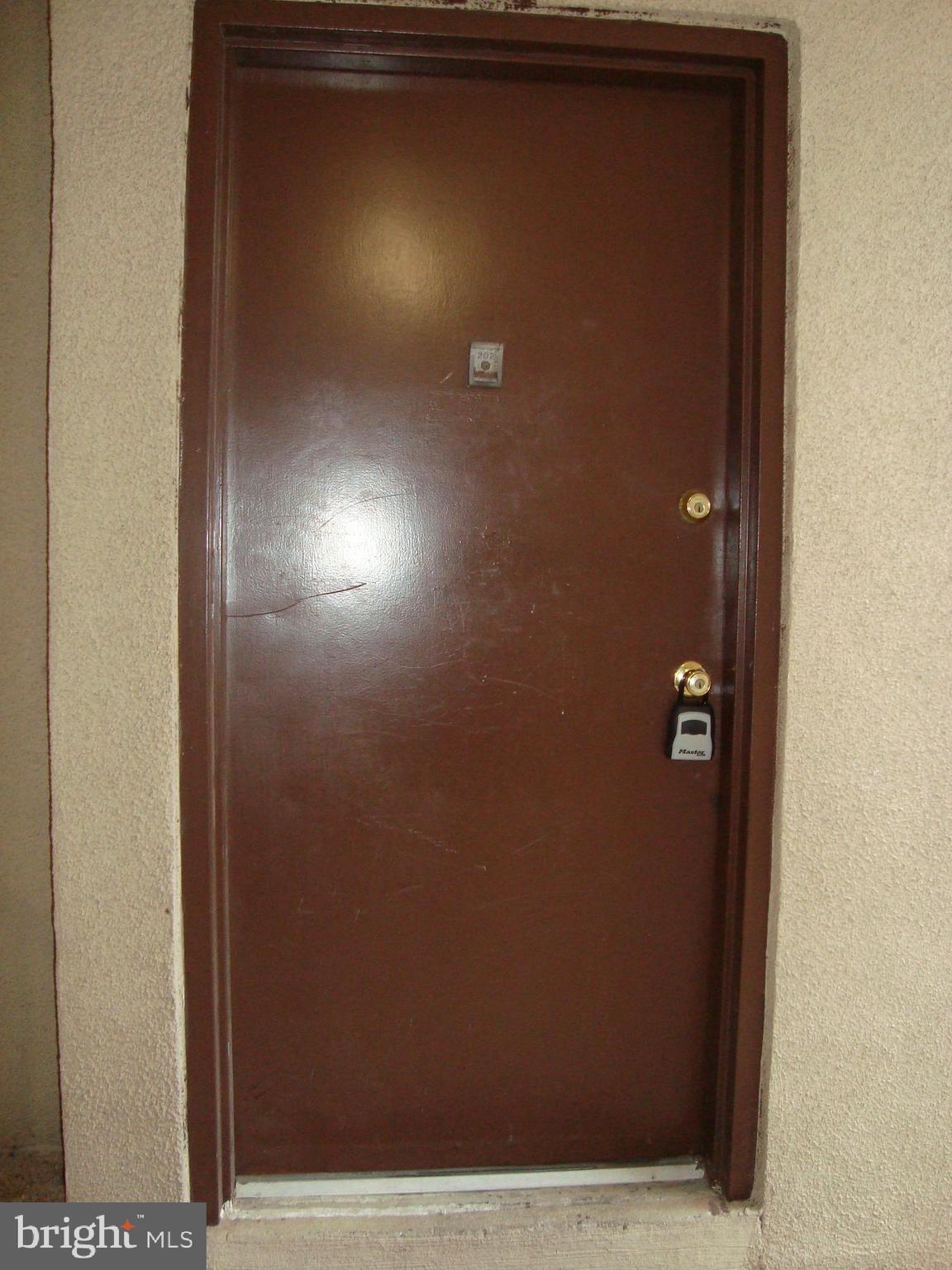 102 Duvall Lane, Unit 6202 Gaithersburg, MD 20877 - Photo 2 of 23 a view of door