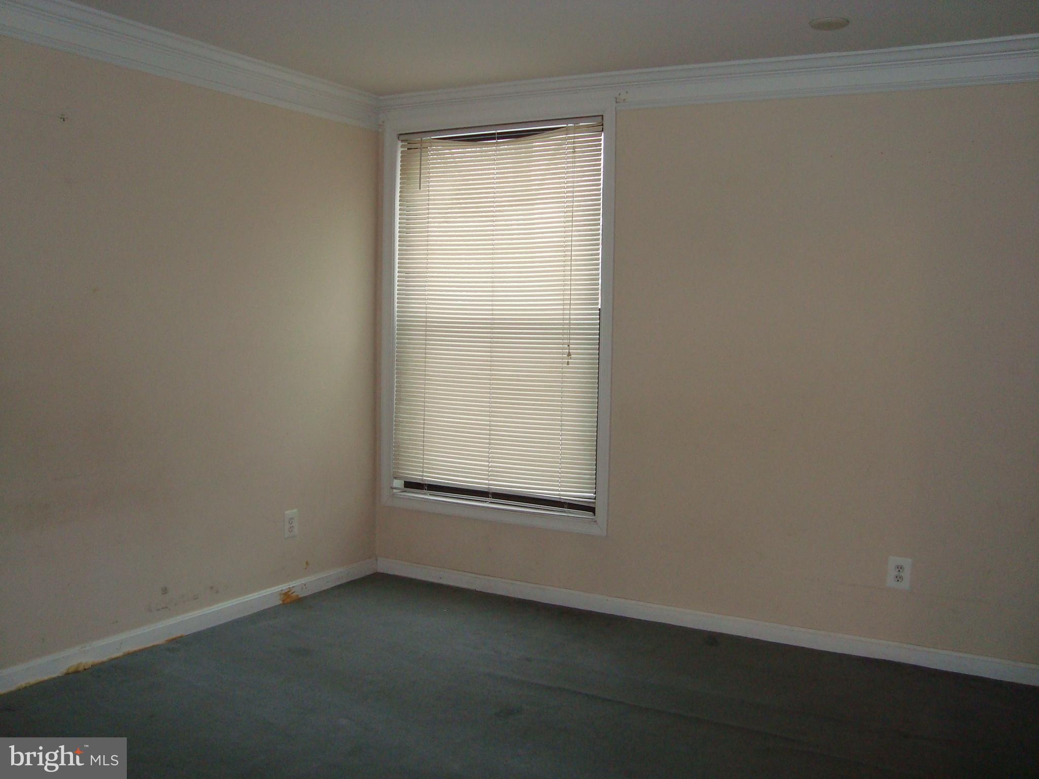 102 Duvall Lane, Unit 6202 Gaithersburg, MD 20877 - Photo 21 of 23 an empty room with a window