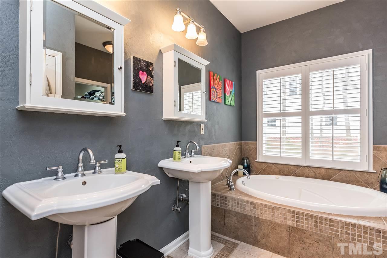 12316 Whartons Way Raleigh, NC 27613 - Photo 15 of 25