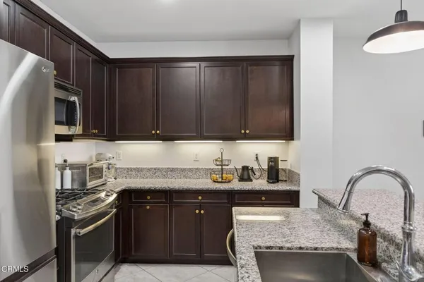 $695,000 | 11390 Citrus Drive, Unit 102, Ventura, CA 93004