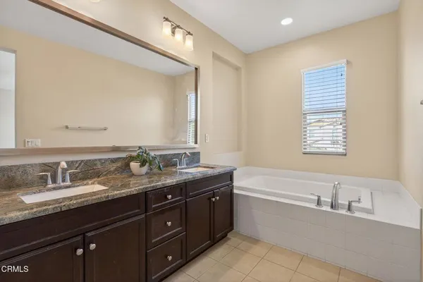 $695,000 | 11390 Citrus Drive, Unit 102, Ventura, CA 93004