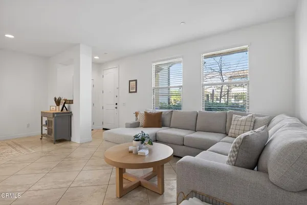 $695,000 | 11390 Citrus Drive, Unit 102, Ventura, CA 93004