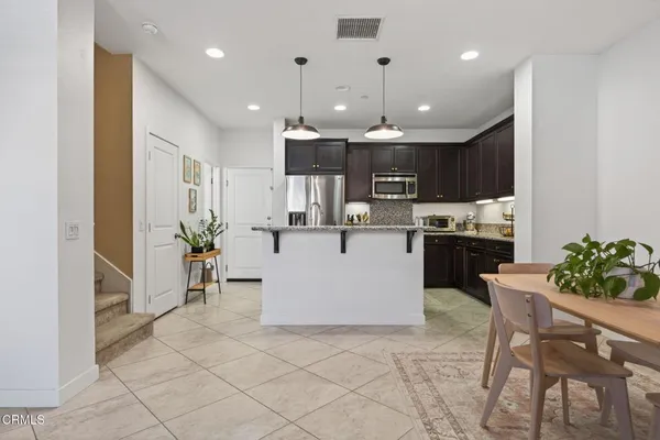 $695,000 | 11390 Citrus Drive, Unit 102, Ventura, CA 93004