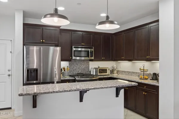 $695,000 | 11390 Citrus Drive, Unit 102, Ventura, CA 93004