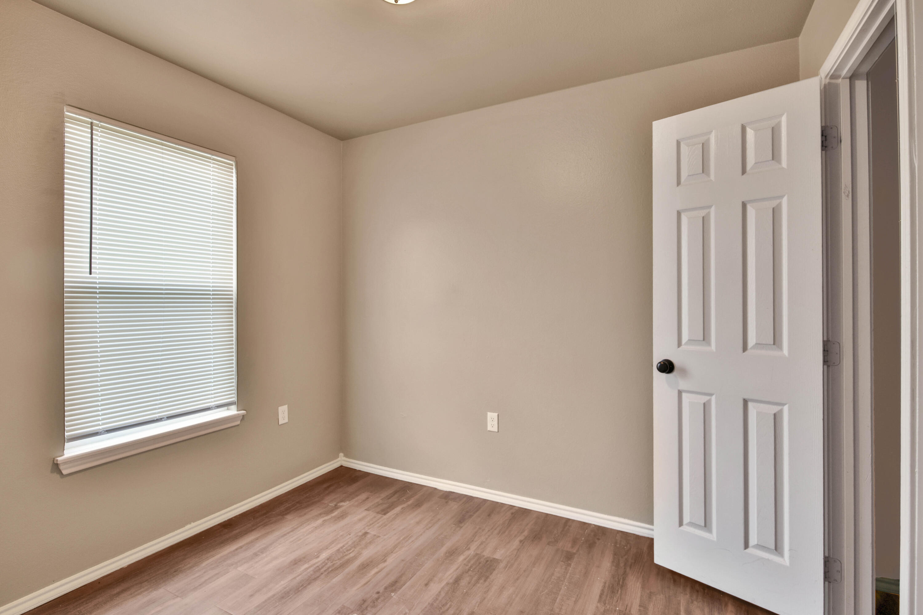 211 36th Street Lubbock, TX 79404 - Photo 15 of 19 IMG_3447