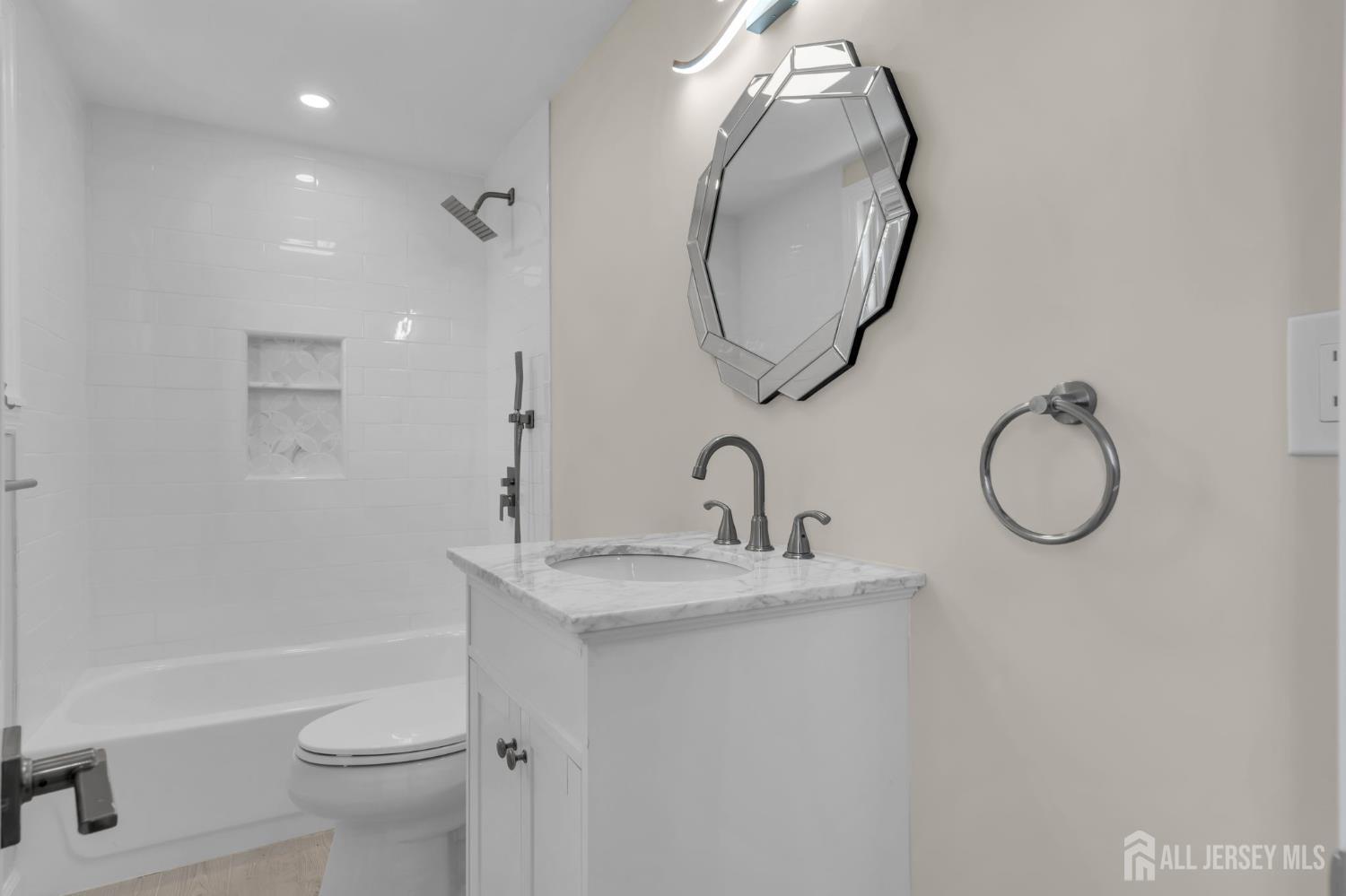 21 Market Street Edison, NJ 08817 - Photo 18 of 45