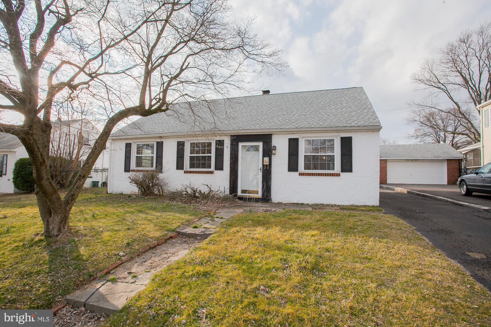 9816 Woodfern Road Philadelphia, PA 19115 - Photo 4 of 54