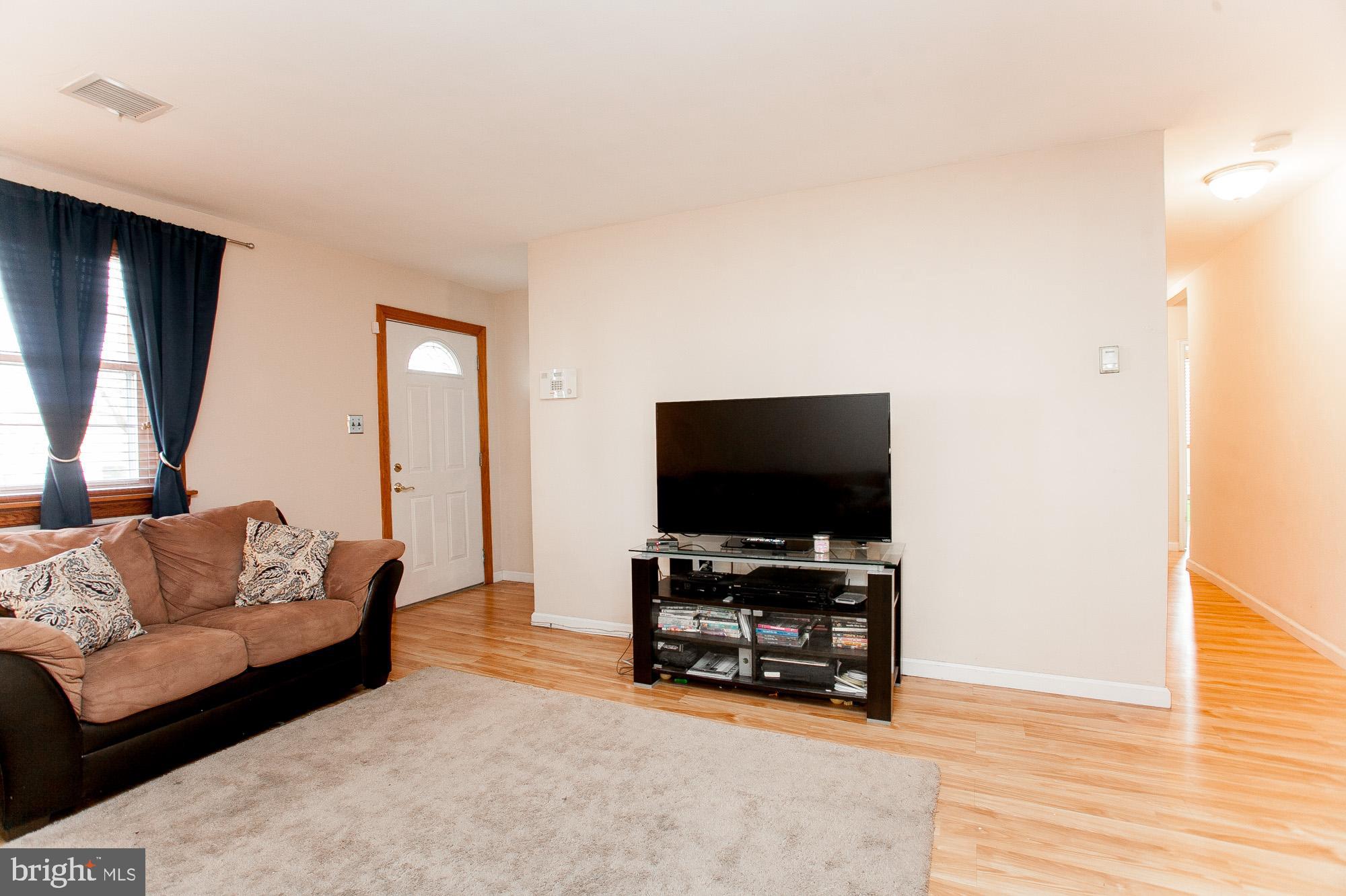 9816 Woodfern Road Philadelphia, PA 19115 - Photo 6 of 54