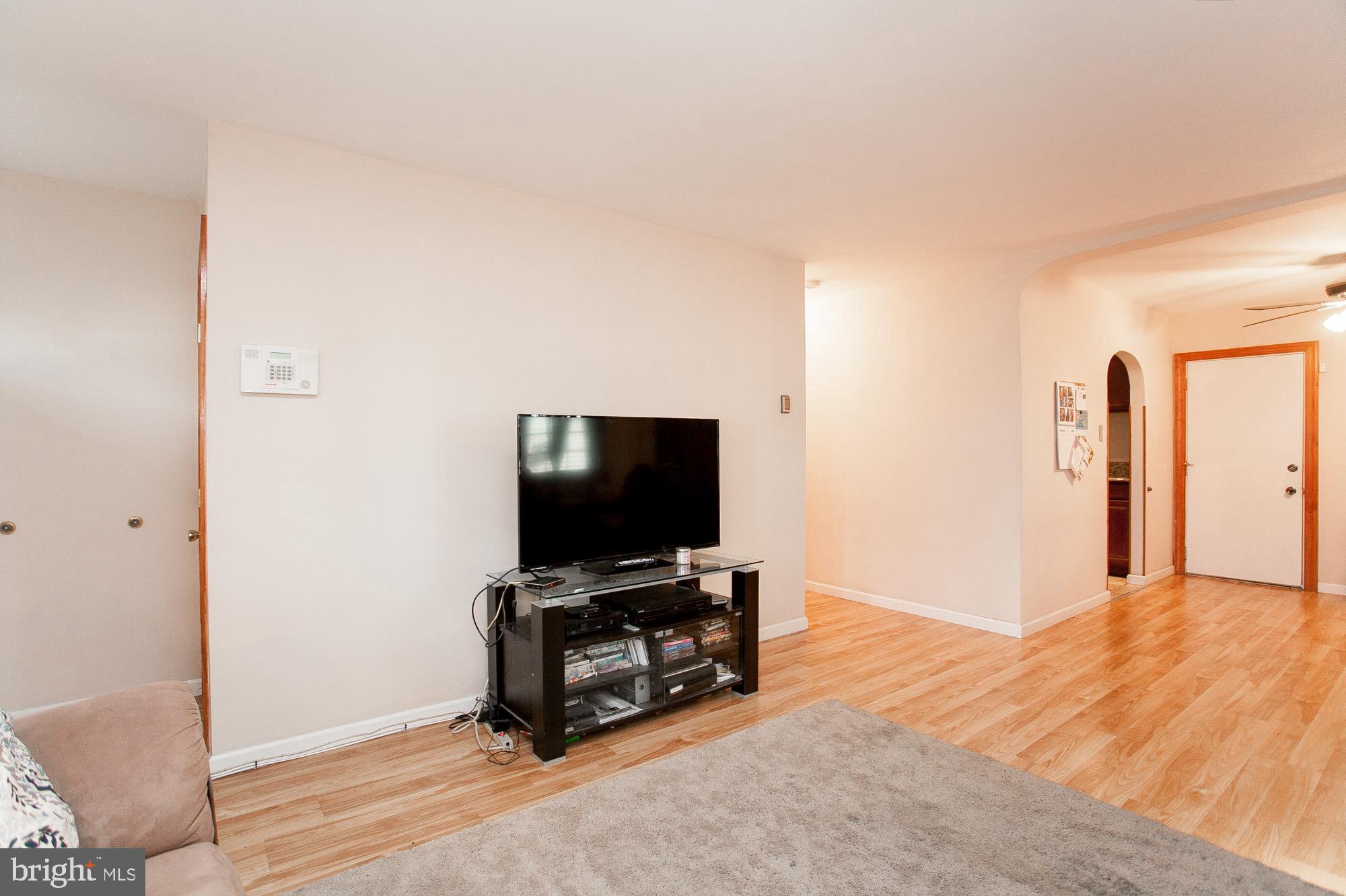 9816 Woodfern Road Philadelphia, PA 19115 - Photo 7 of 54