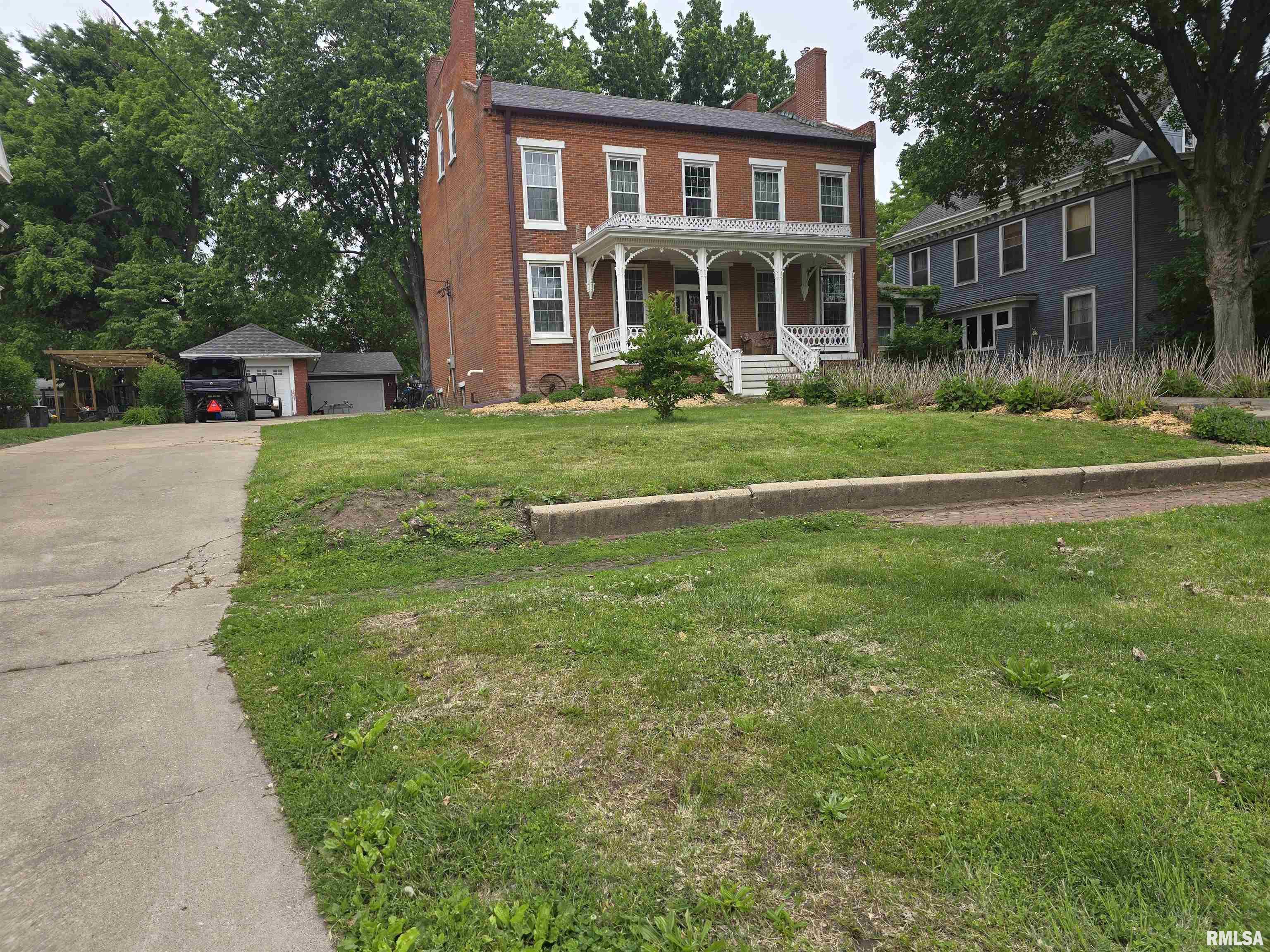 239 West Chestnut Street Canton, IL 61520 - Photo 2 of 83