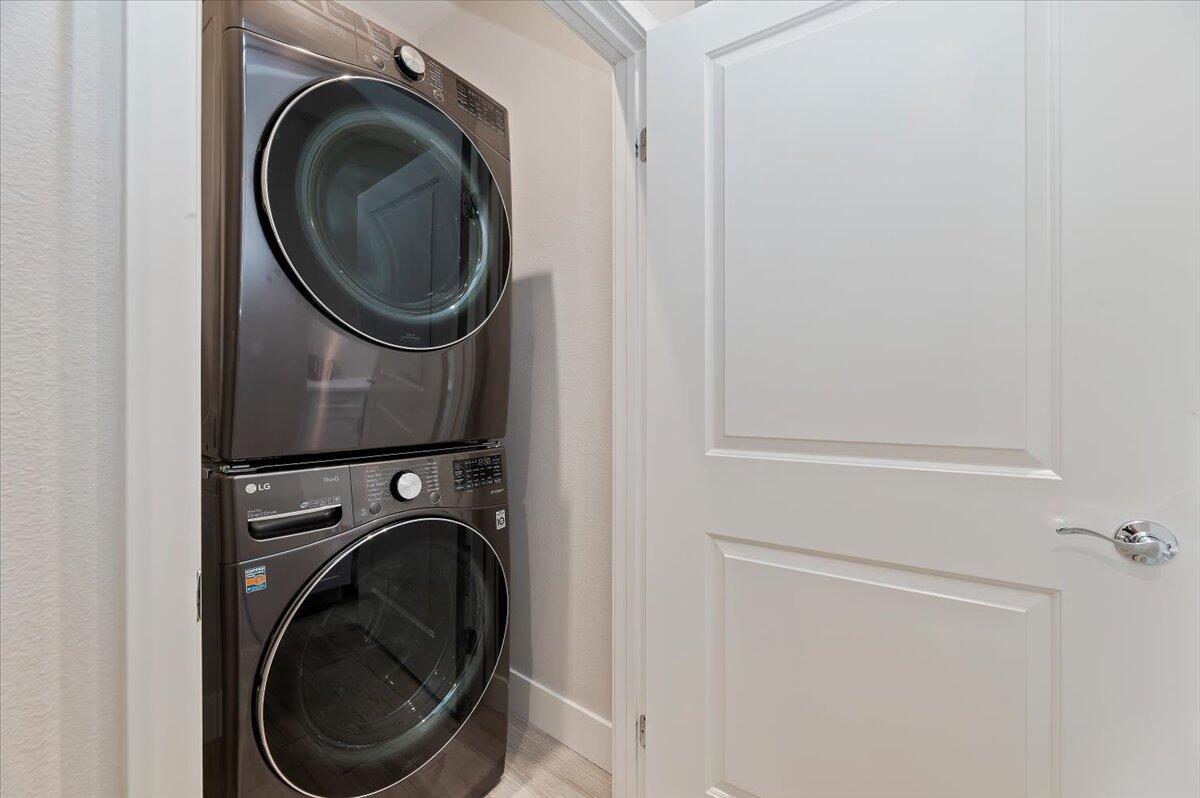 51710 Ponderosa Dr. Indio, CA 92201 - Photo 18 of 36 Laundry