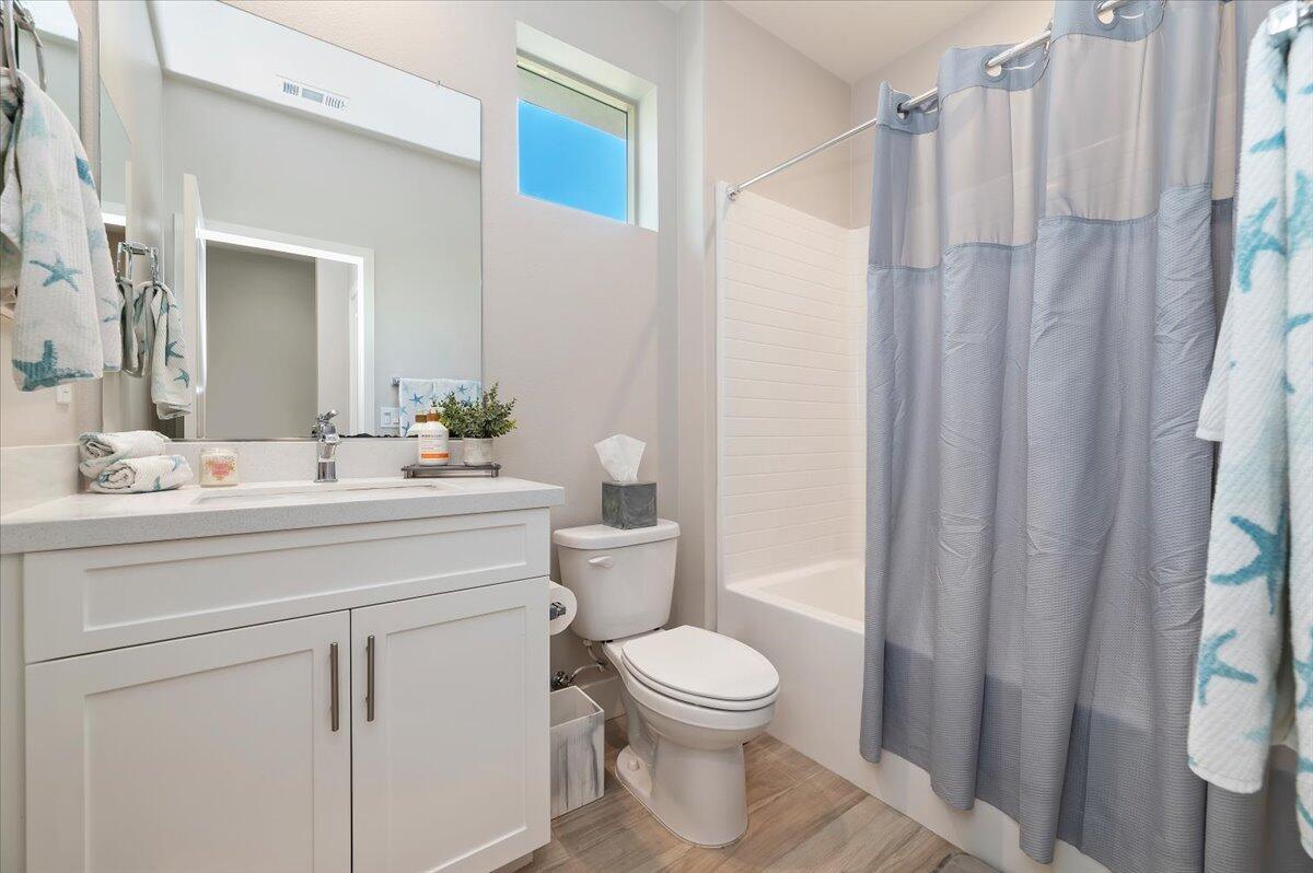 51710 Ponderosa Dr. Indio, CA 92201 - Photo 20 of 36 Full Bathroom