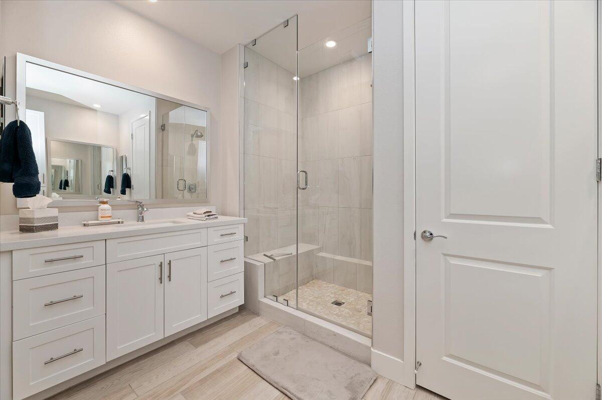 51710 Ponderosa Dr. Indio, CA 92201 - Photo 23 of 36 Primary Bathroom