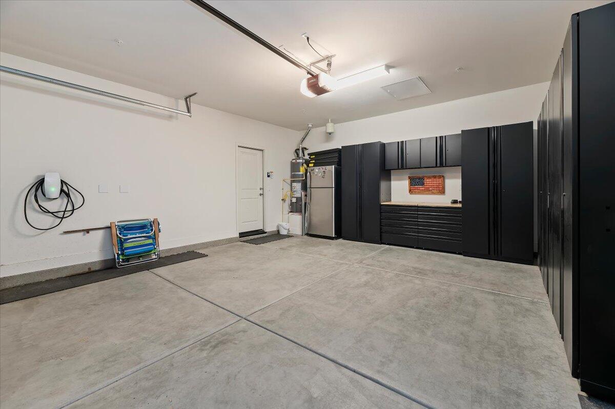 51710 Ponderosa Dr. Indio, CA 92201 - Photo 31 of 36 Garage