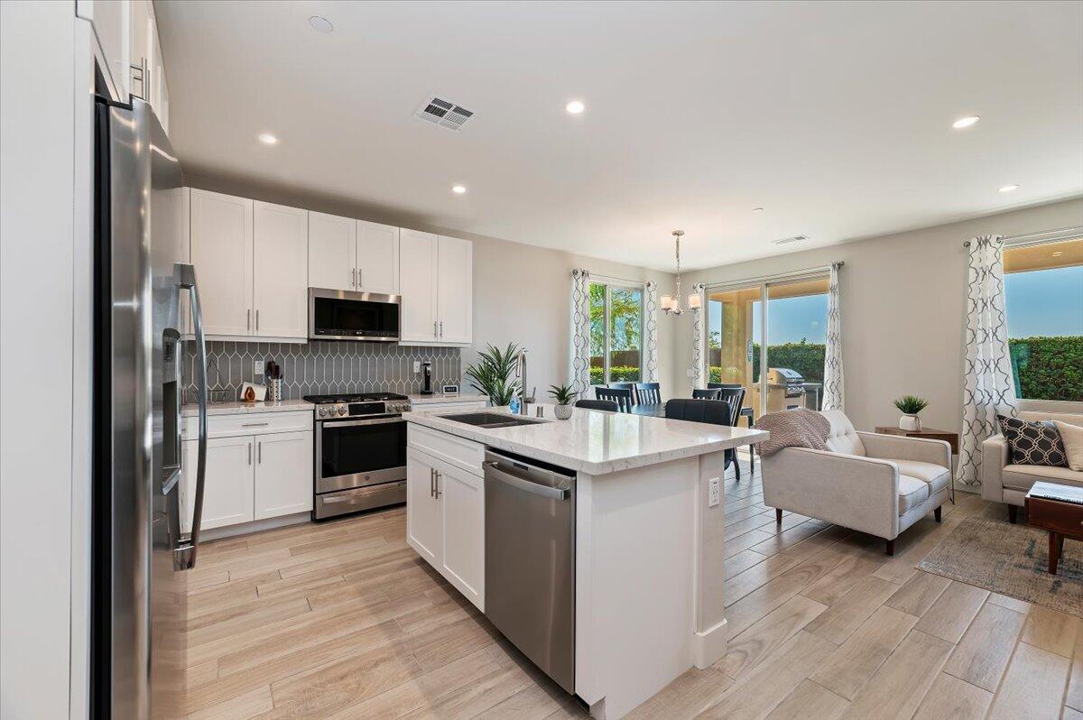 51710 Ponderosa Dr. Indio, CA 92201 - Photo 8 of 36 Kitchen