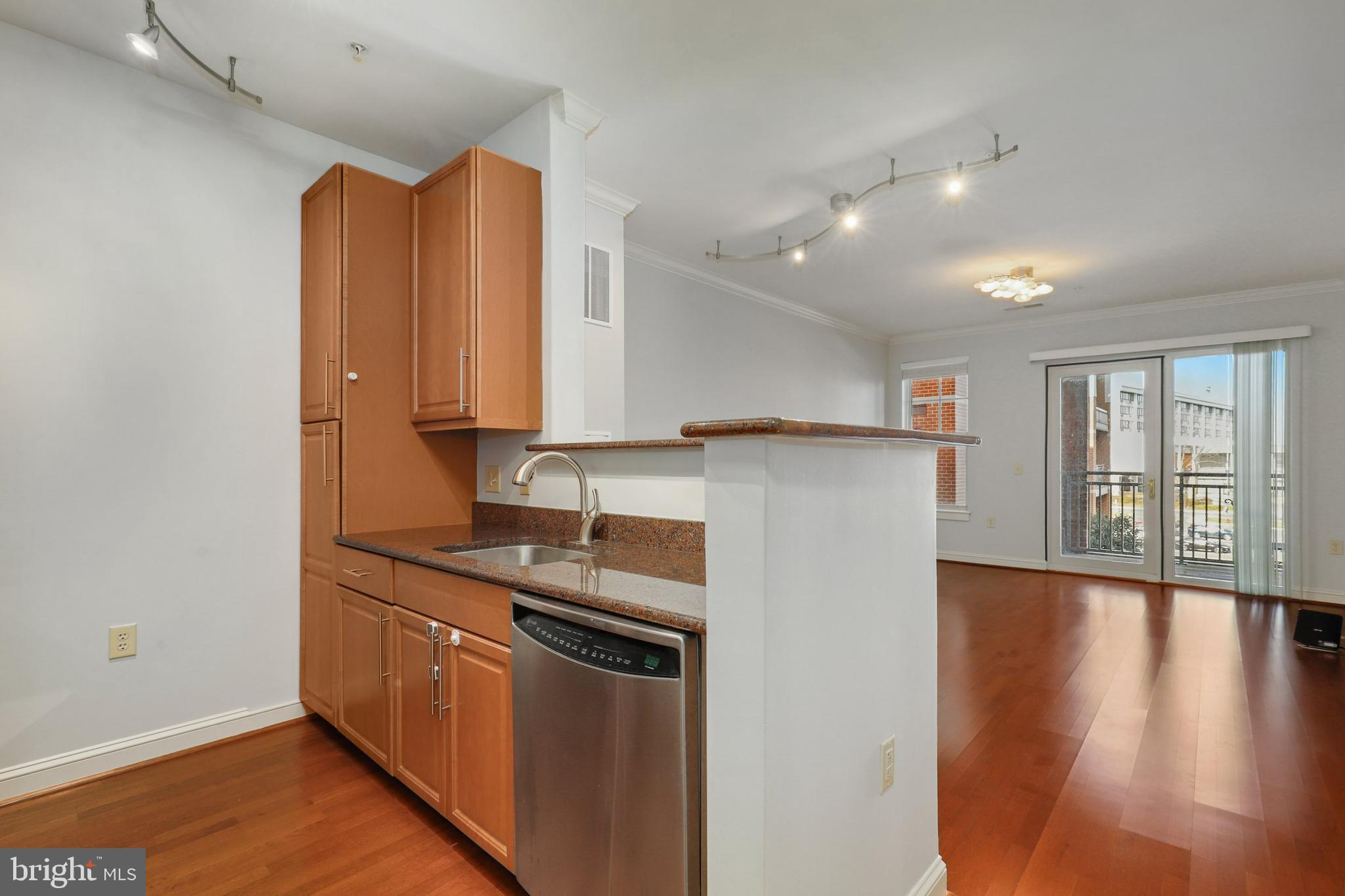 11770 Sunrise Valley Drive, Unit 318 Reston, VA 20191 - Photo 9 of 43
