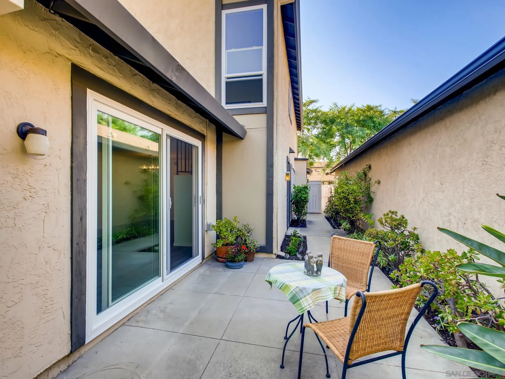 10354 Rochelle Avenue Santee, CA 92071 - Photo 4 of 21 Gallery Image 4