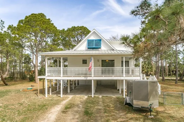$825,000 | 300 Cook Street, St. George Island, FL 32328