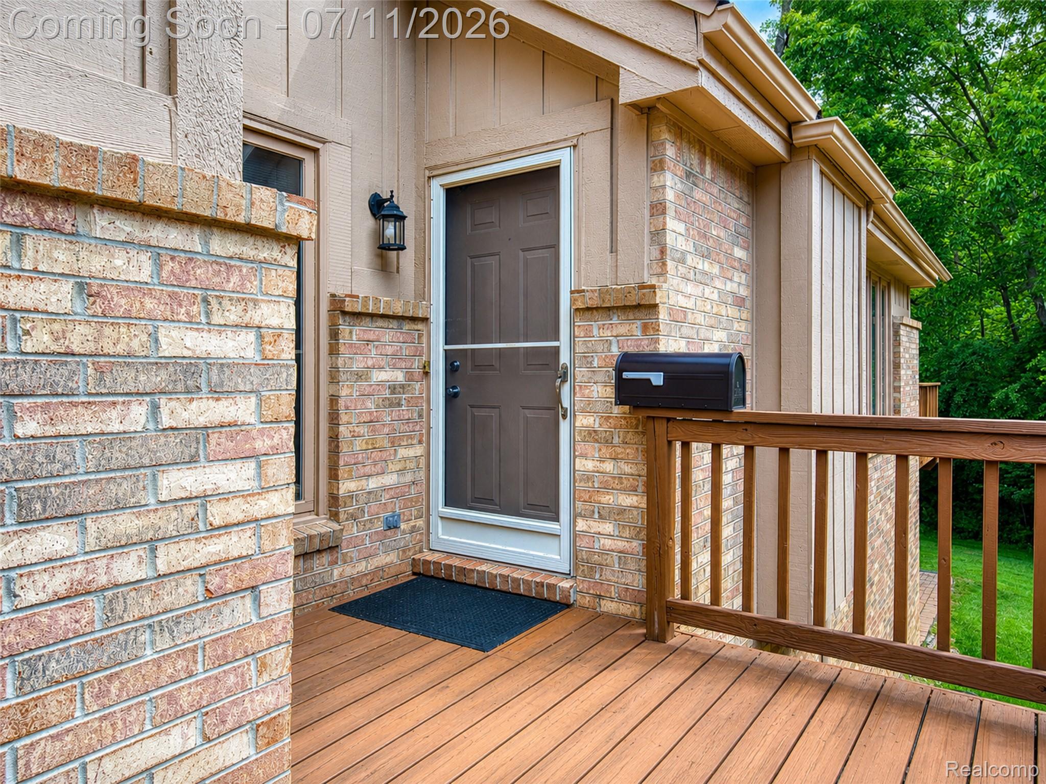 21790 River Ridge Trail Farmington, MI 48335 - Photo 8 of 34 image-8-ai.jpg