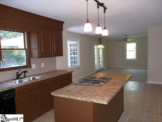 509 Hampton Road Liberty, SC 29657 - Photo 8 of 31