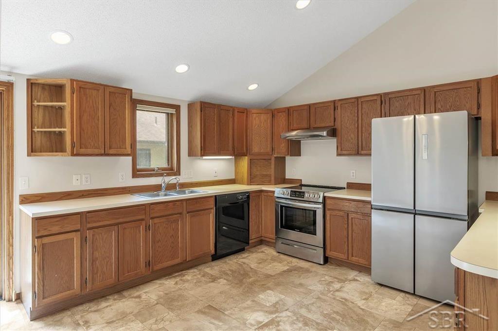 5114 Raintree Drive Midland, MI 48640 - Photo 6 of 26 50048901-5.JPG