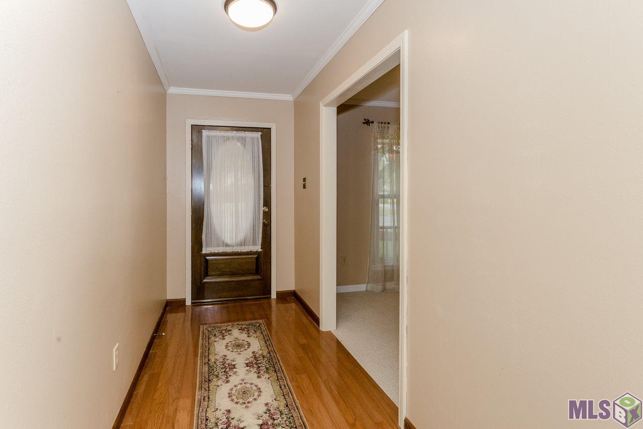 5731 Hickory Ridge Boulevard Baton Rouge, LA 70817 - Photo 2 of 31 Inviting Foyer