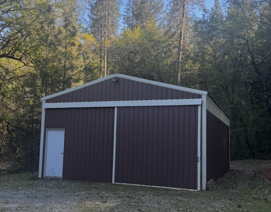 18260 Racoon Drive Lakehead, CA 96051 - Photo 3 of 23 a view of backyard of house