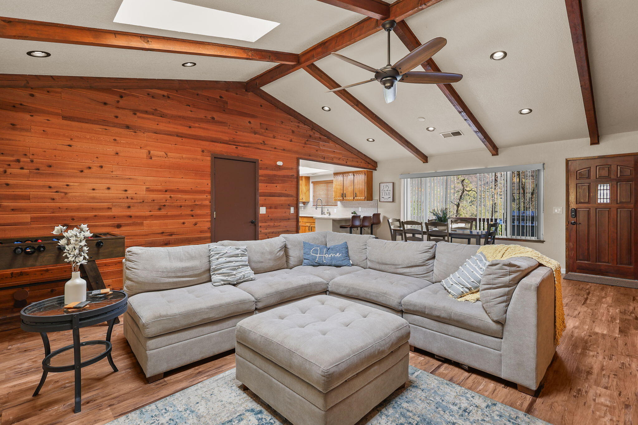 18260 Racoon Drive Lakehead, CA 96051 - Photo 3 of 19 Livingroom