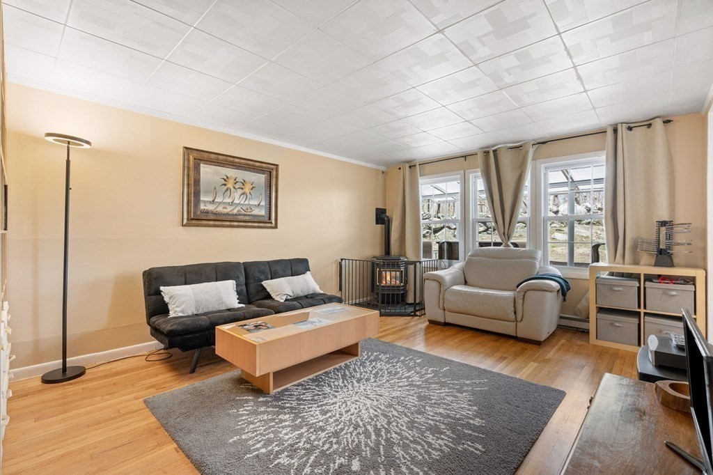37 B Waterside Road, Unit B Marblehead, MA 01945 - Photo 4 of 20