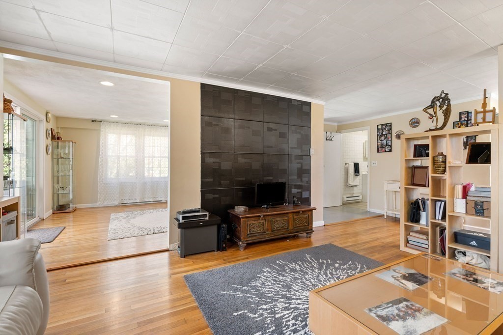 37 B Waterside Road, Unit B Marblehead, MA 01945 - Photo 5 of 20