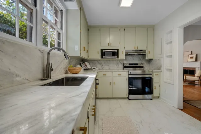 $425,000 | 2007 Dellwood Drive, Tallahassee, FL 32303