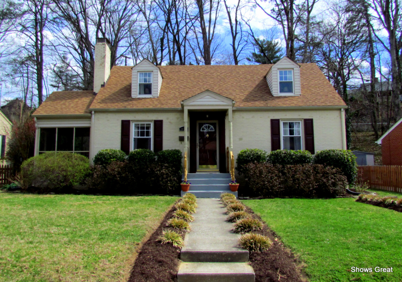 1874 Carlton Road Southwest Roanoke, VA 24015 - Photo 1 of 39 Front View