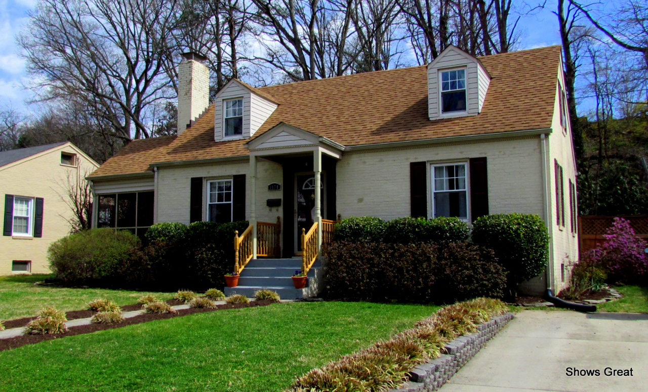 1874 Carlton Road Southwest Roanoke, VA 24015 - Photo 2 of 39 IMG_7571