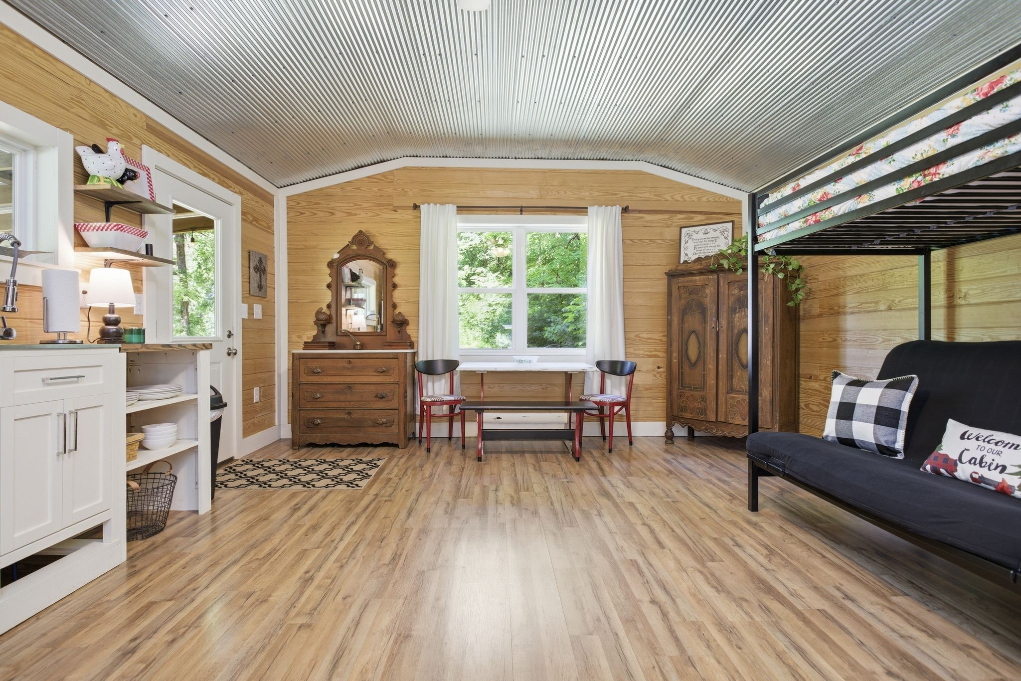 2677 Pigg Schoolhouse Road Santa Fe, TN 38482 - Photo 12 of 35 a living room with furniture and wooden floor