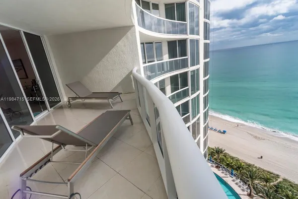 $6,000 | 17201 Collins Avenue, Unit 2104, Sunny Isles Beach, FL 33160