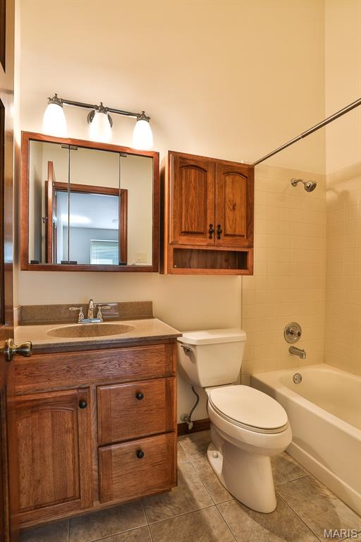 760 Woodside Trails Drive, Unit 203 Ballwin, MO 63021 - Photo 14 of 32