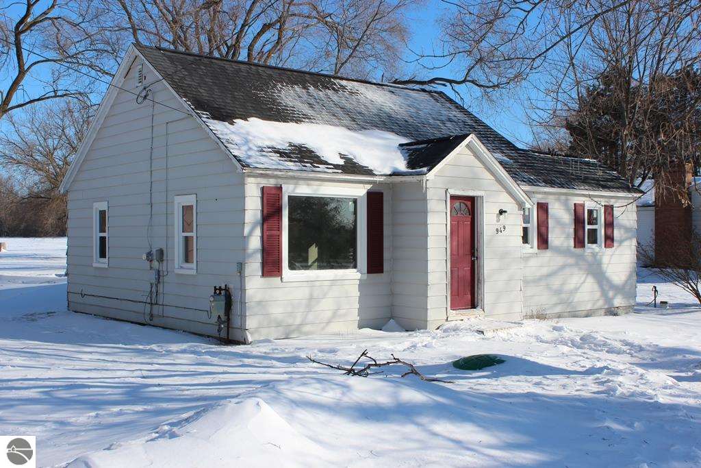 949 East Remus Road Mount Pleasant, MI 48858 - Photo 1 of 16 1795320.JPG