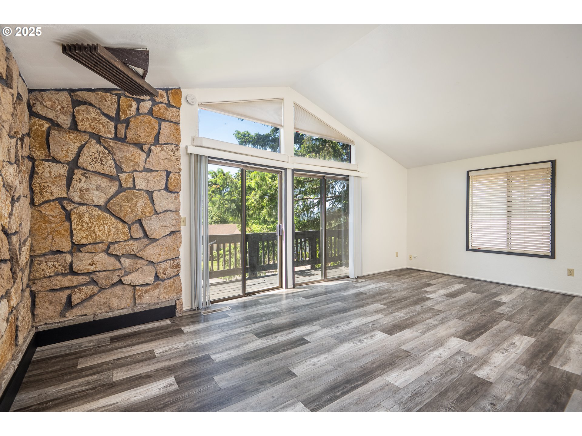 595 South 68th Place Springfield, OR 97478 - Photo 11 of 43