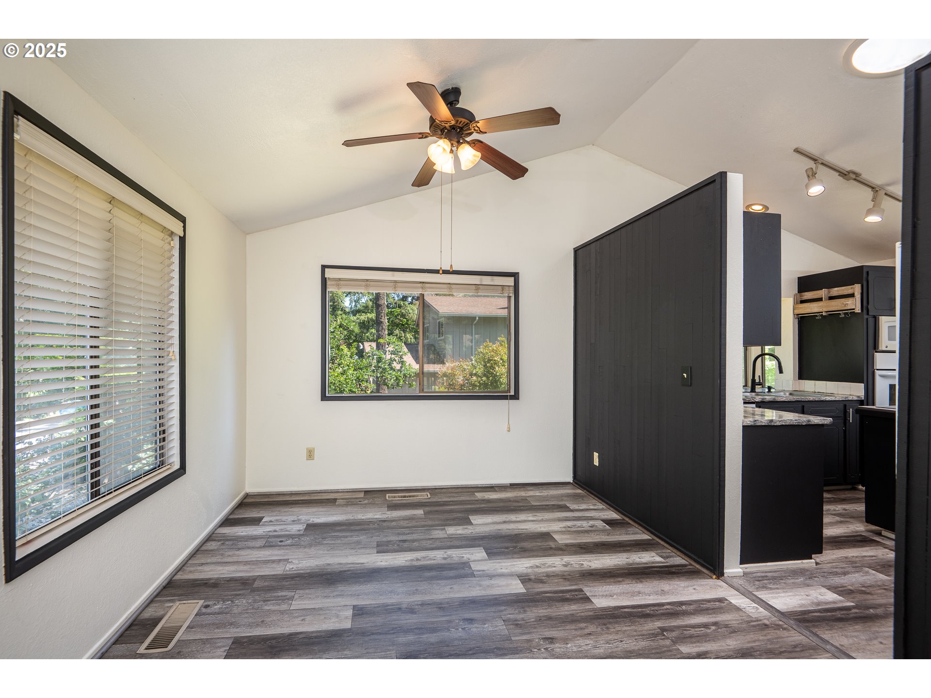 595 South 68th Place Springfield, OR 97478 - Photo 9 of 43 Dining Area
