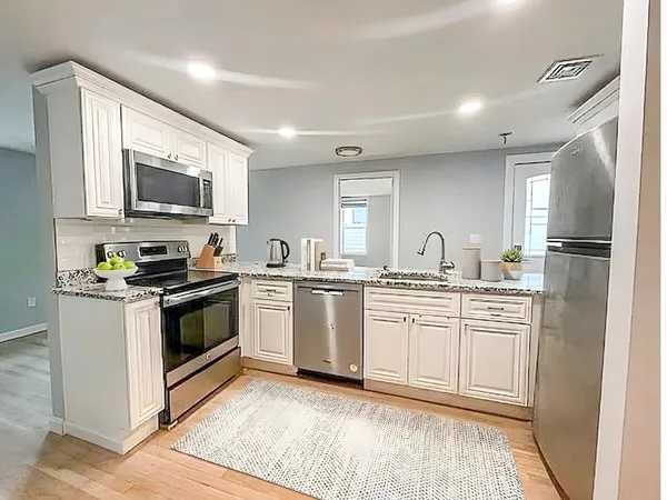 $2,900 | 78 Dalby Street, Unit 4, Newton, MA 02458