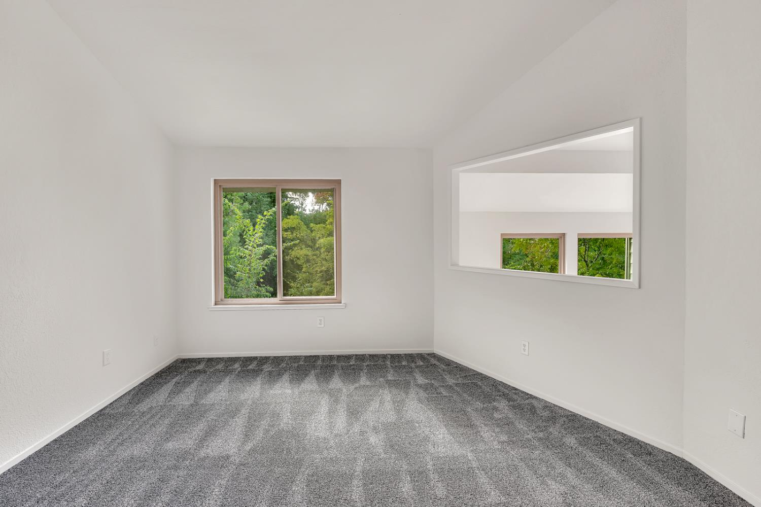 3350 M Street, Unit 74 Merced, CA 95348 - Photo 22 of 53 an empty room with a window