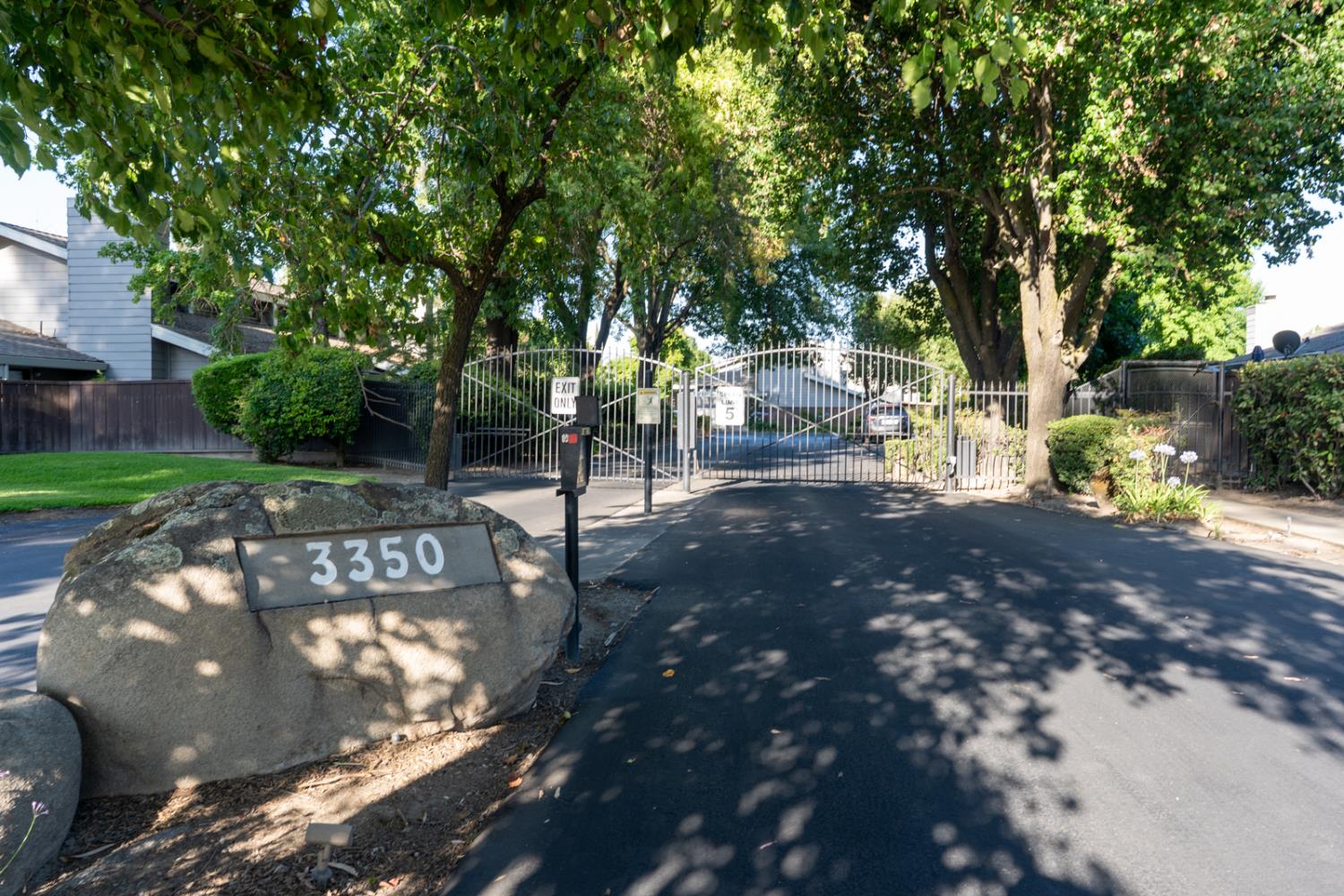 3350 M Street, Unit 74 Merced, CA 95348 - Photo 28 of 53 a view of a tree with yard