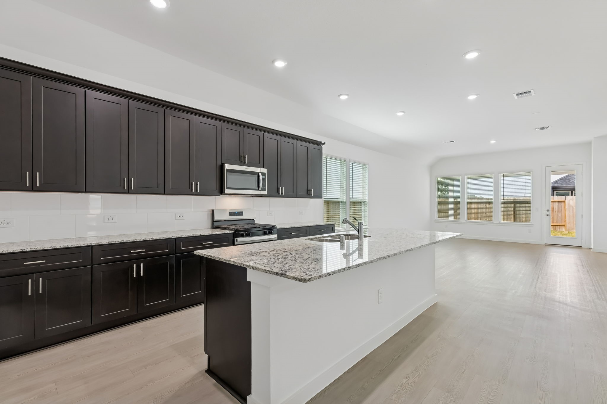 6703 Alejandro Place Cove, TX 77523 - Photo 4 of 30